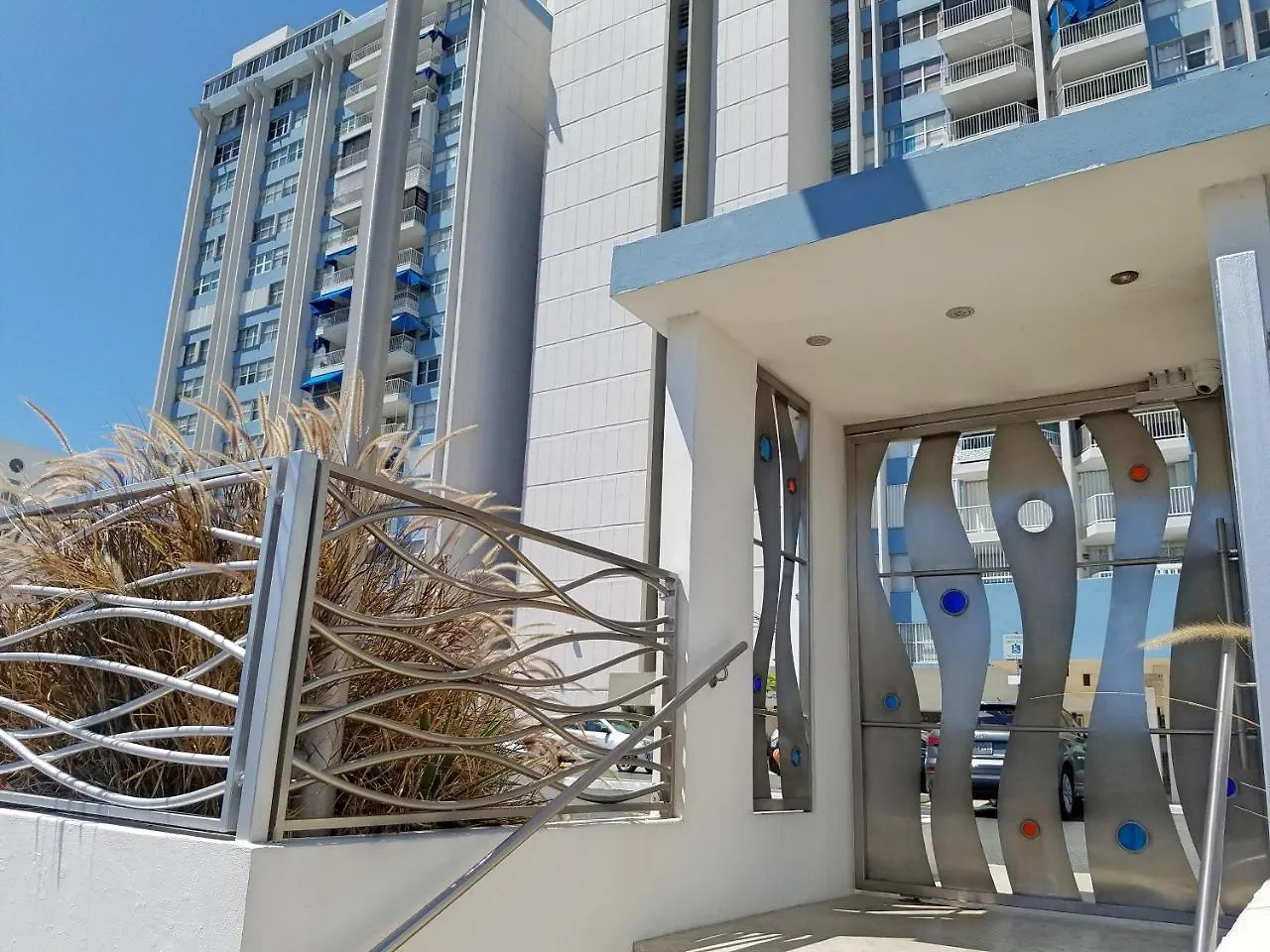 Marbella del Caribe Isla Verde Beachfront Aparthotel San Juan