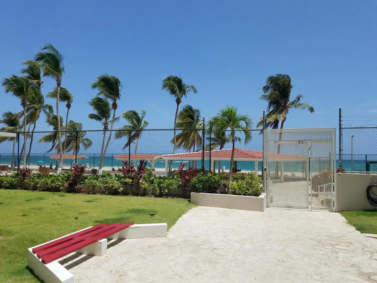 Marbella del Caribe Isla Verde Beachfront Aparthotel San Juan